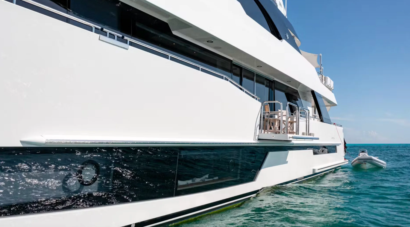 M/Y IC