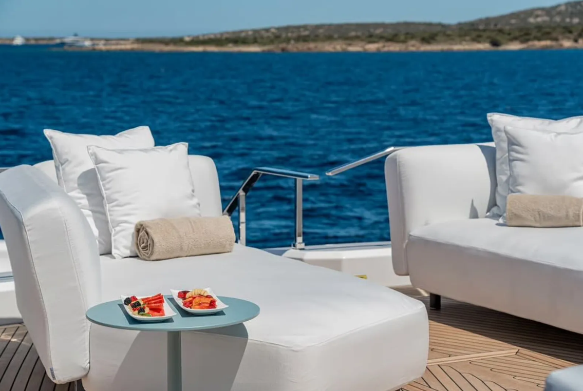 M/Y TWINS