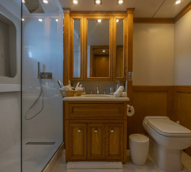M/Y EVA